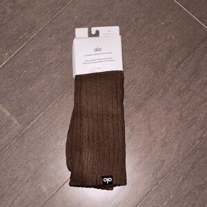 ALO Yoga Espresso Unisex Scrunch Socks